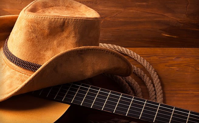 Botas De Couro em Monteiro Lobato